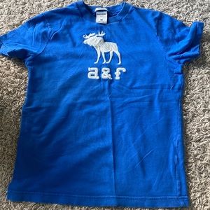 Abercrombie Moose 🫎 youth M medium tshirt royal blue boys